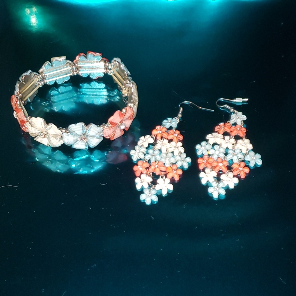 Earrings & bracelets set